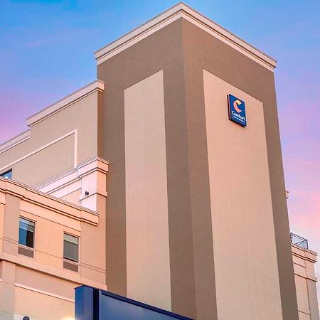 Comfort Inn & Suites Newark Liberty International Airport Exterior foto
